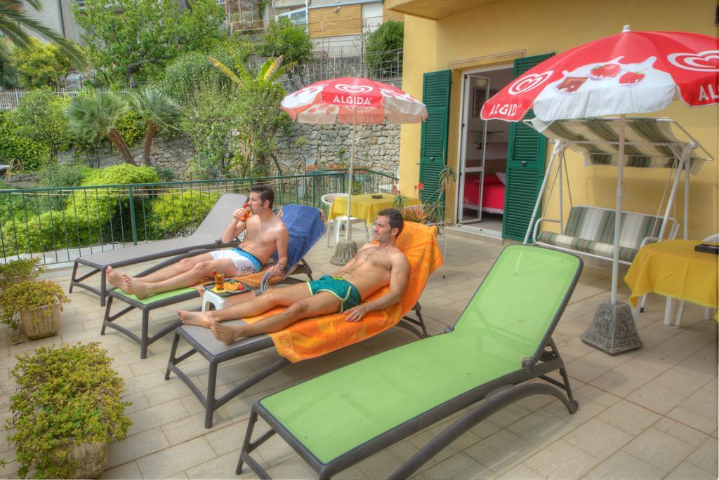Hotel Deutsche Familien Finale Ligure Exterior foto