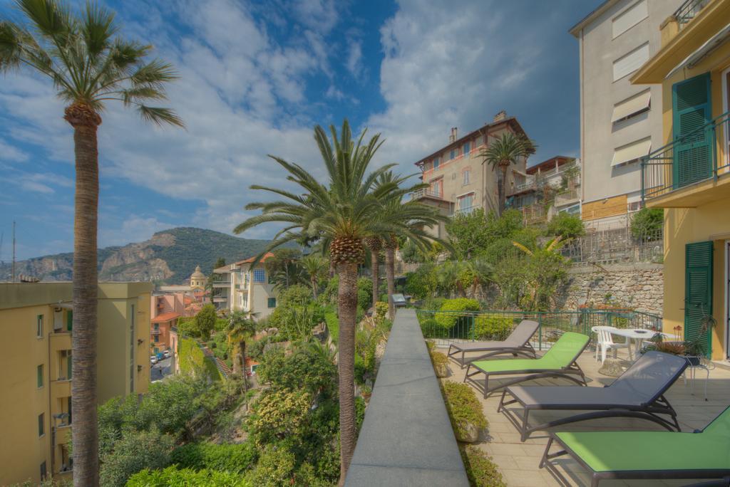 Hotel Deutsche Familien Finale Ligure Exterior foto