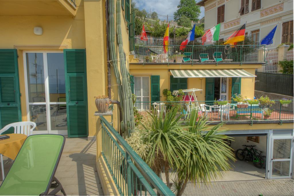 Hotel Deutsche Familien Finale Ligure Exterior foto